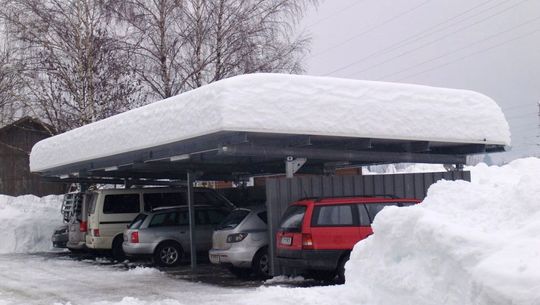 Carport im Winter